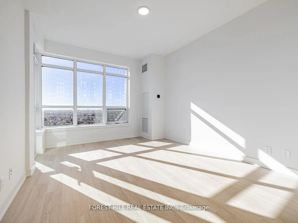 Photo 4 of Unit 1402A, 30 Upper Mall Way, Vaughan, Brownridge — HOMEH