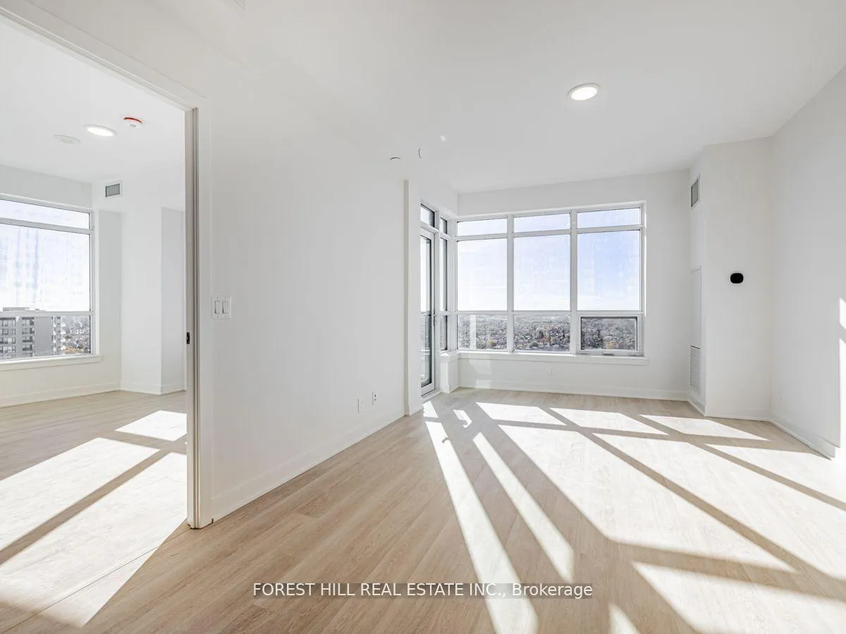 Photo 6 of Unit 1402A, 30 Upper Mall Way, Vaughan, Brownridge — HOMEH