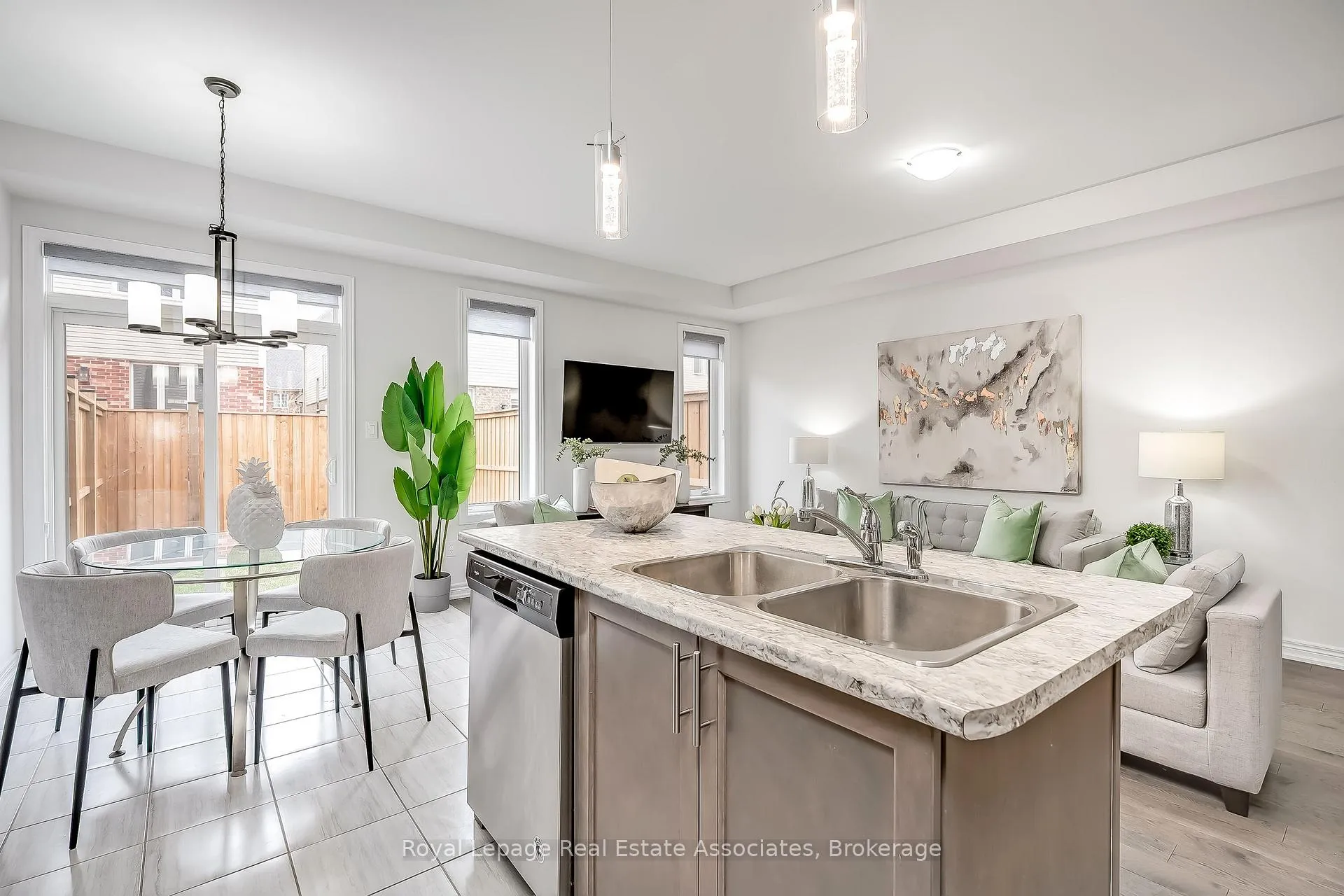 Photo 14 of 124 Mutrie Boulevard, Guelph/Eramosa, Rockwood — HOMEH