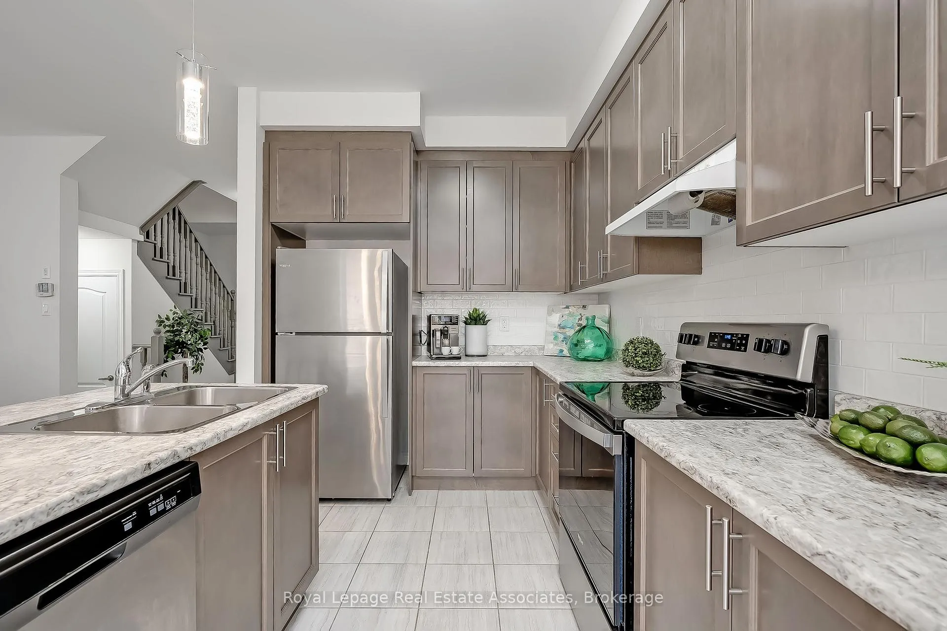 Photo 15 of 124 Mutrie Boulevard, Guelph/Eramosa, Rockwood — HOMEH