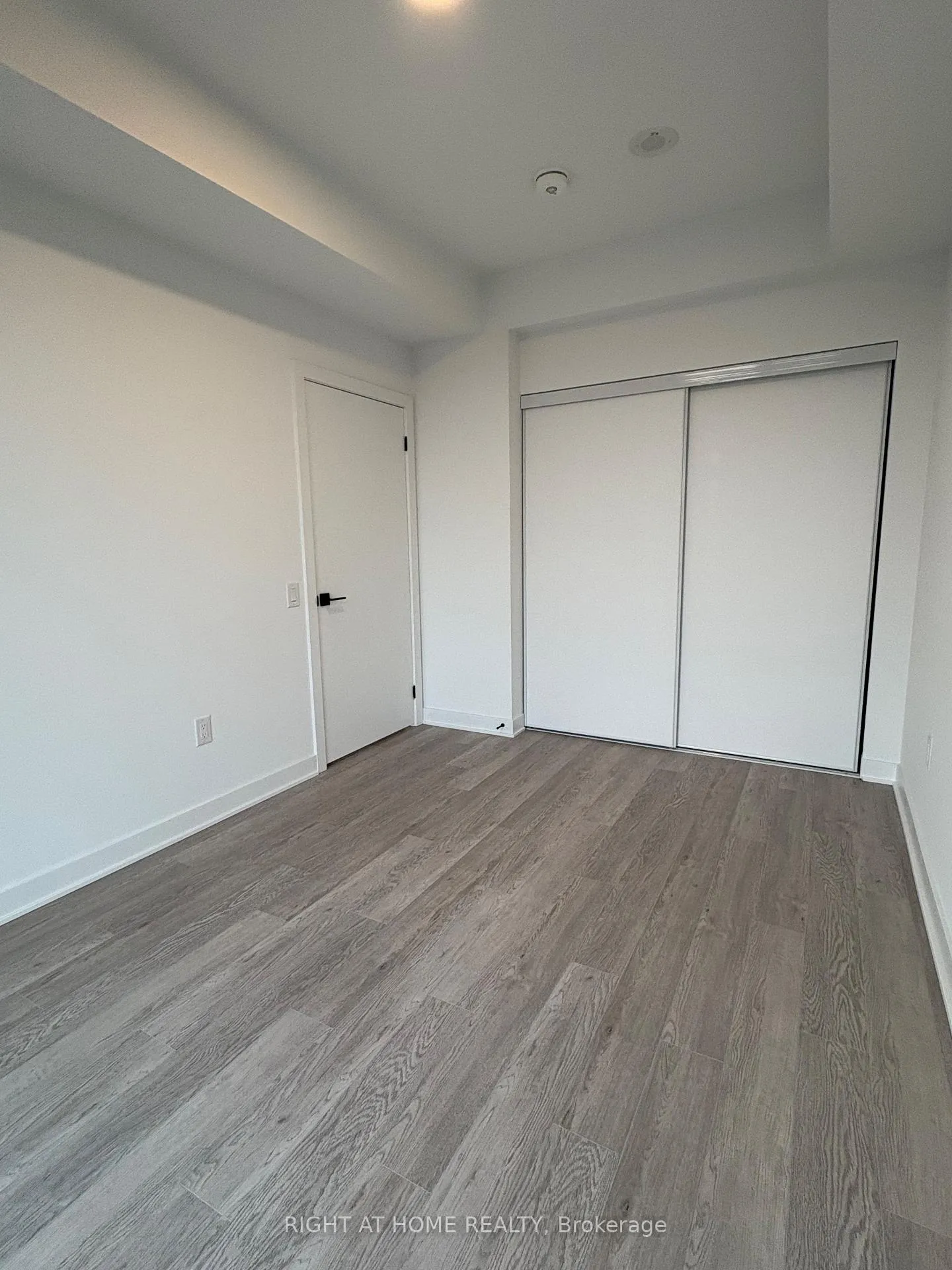 Photo 14 of Unit 1101, 2782 Barton Street E, Hamilton, Riverdale — HOMEH