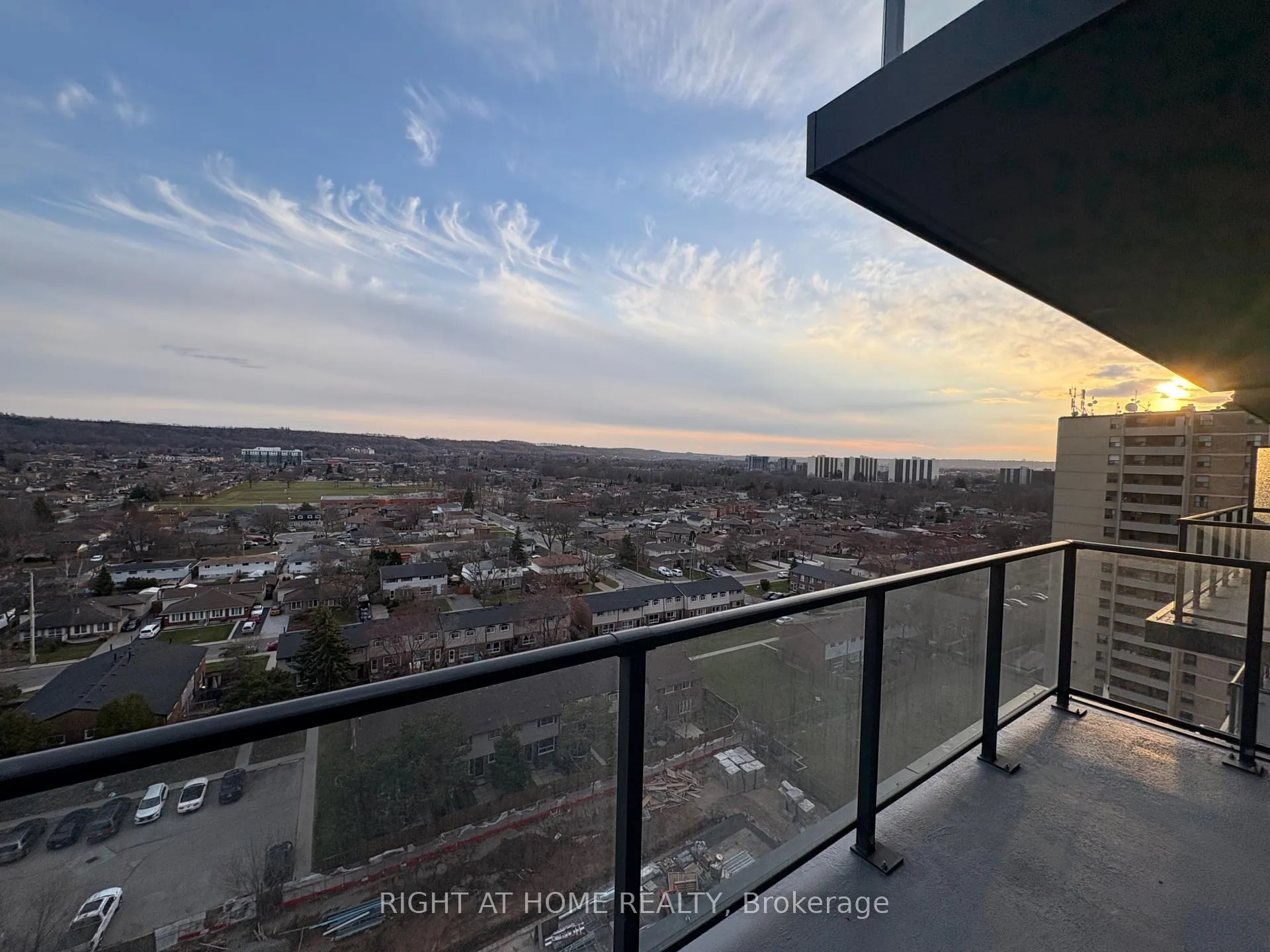 Photo 16 of Unit 1101, 2782 Barton Street E, Hamilton, Riverdale — HOMEH