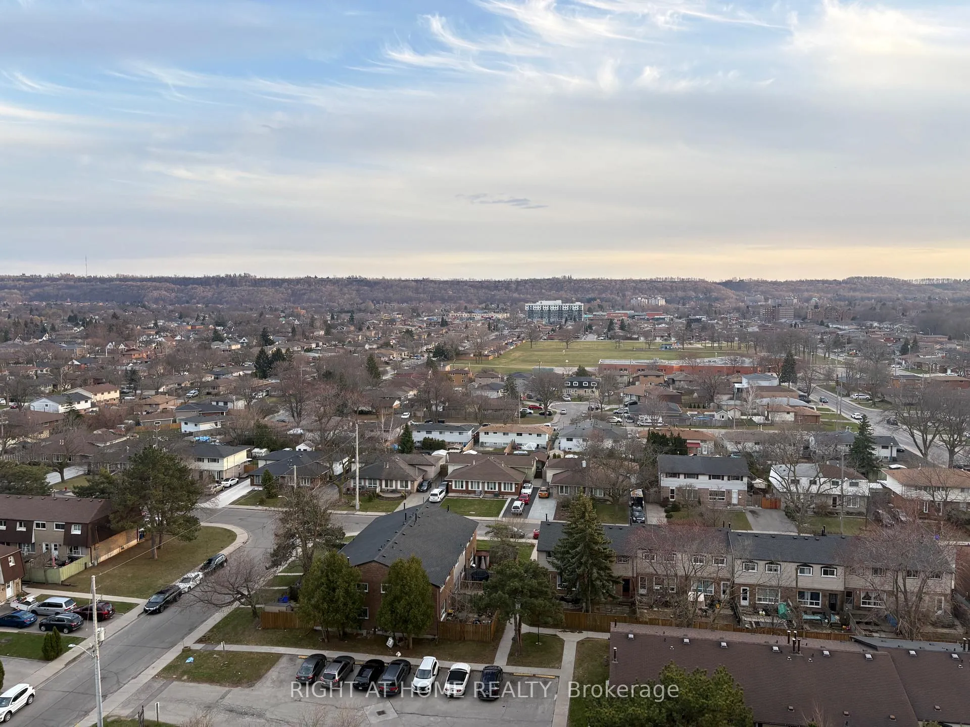 Photo 18 of Unit 1101, 2782 Barton Street E, Hamilton, Riverdale — HOMEH
