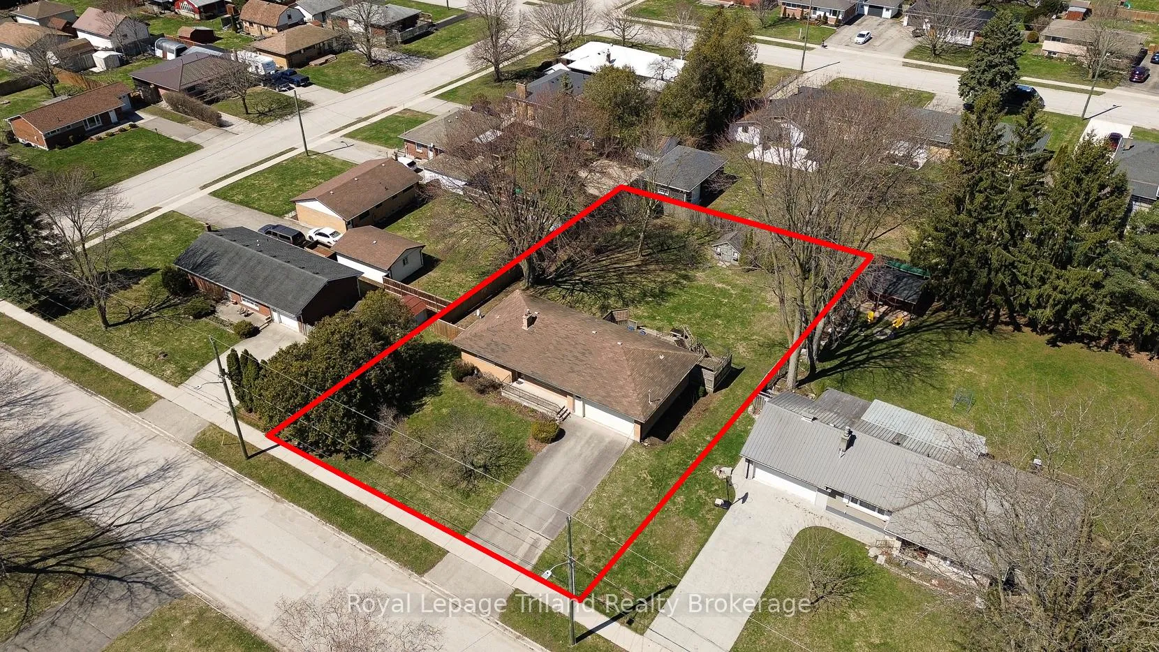 Photo 2 of 196 Washington Street, Zorra, Thamesford — HOMEH