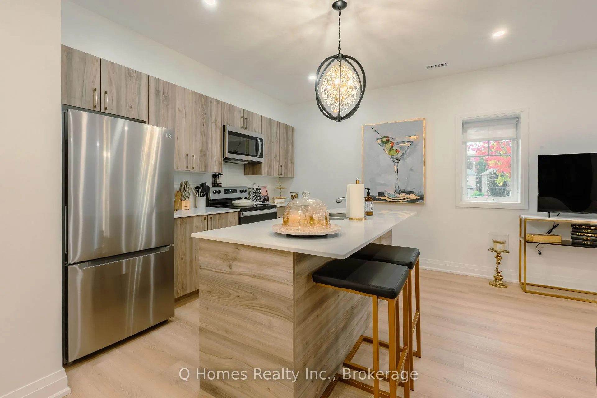 Photo 4 of Unit 5, 60 Mcnairn Avenue, Toronto, Bedford Park-Nortown — HOMEH