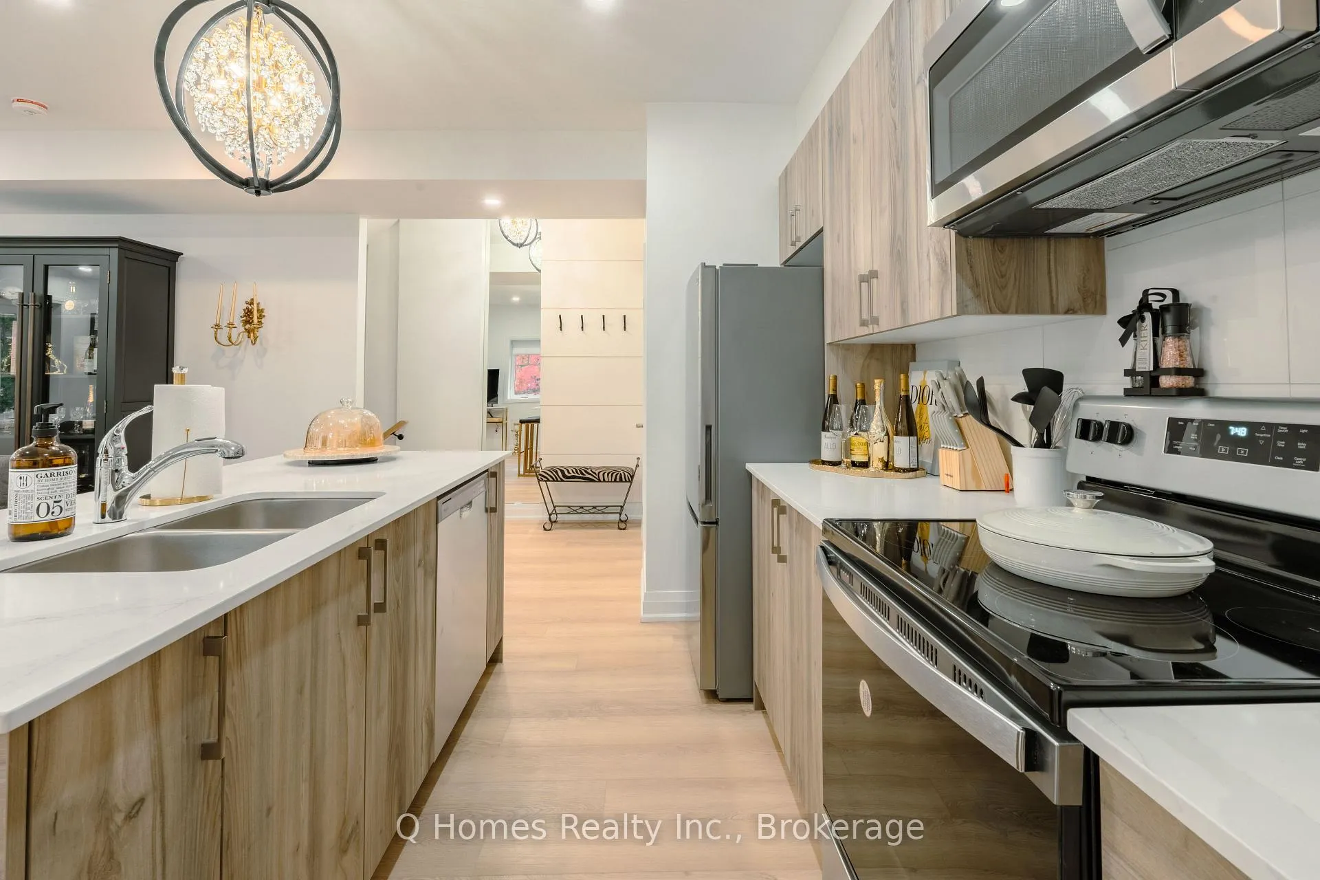 Photo 6 of Unit 5, 60 Mcnairn Avenue, Toronto, Bedford Park-Nortown — HOMEH