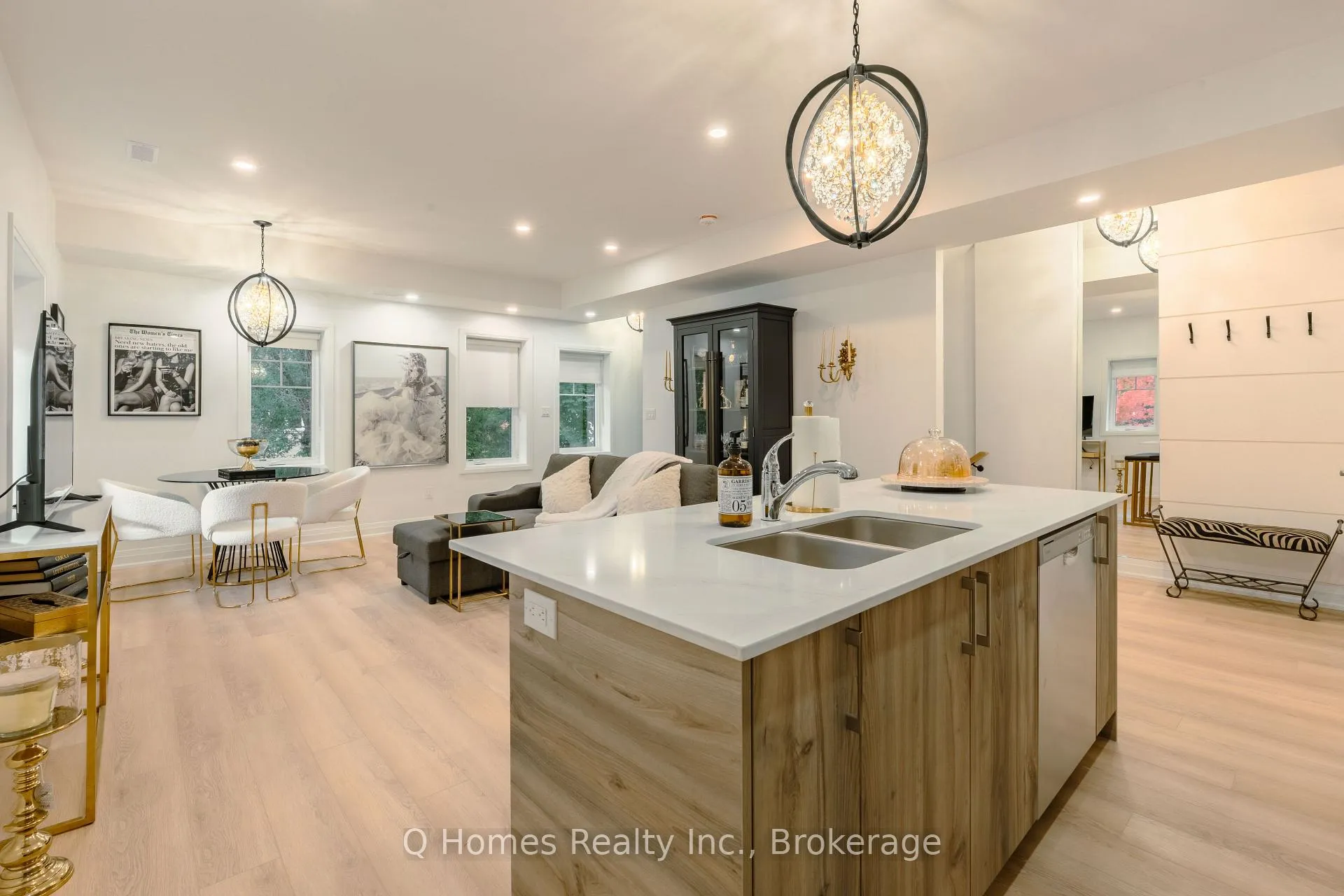 Photo 7 of Unit 5, 60 Mcnairn Avenue, Toronto, Bedford Park-Nortown — HOMEH