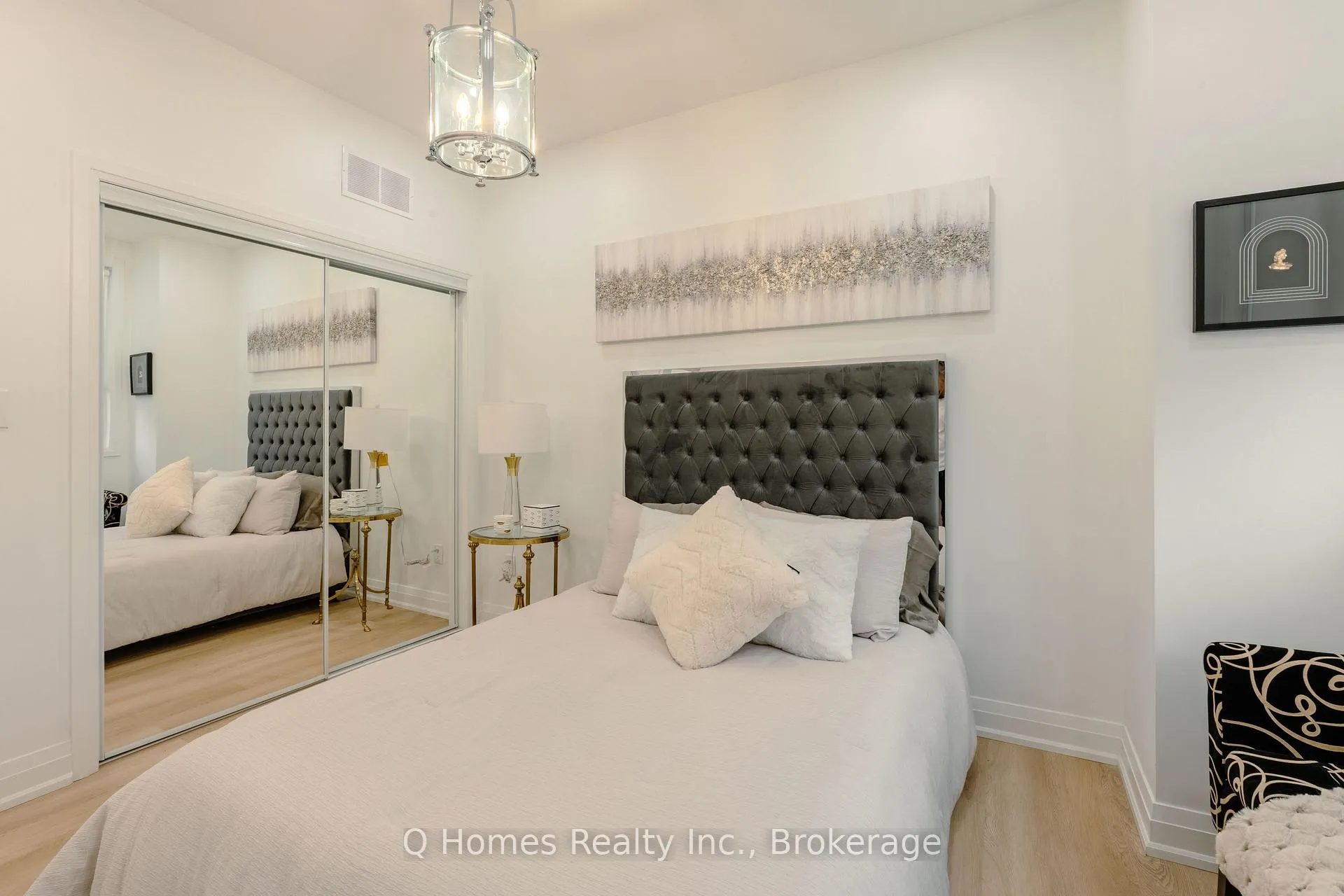 Photo 12 of Unit 5, 60 Mcnairn Avenue, Toronto, Bedford Park-Nortown — HOMEH