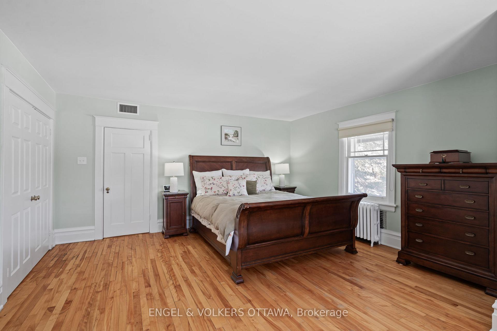 Photo 20 of 492 Queen Elizabeth Drive, Ottawa, Glebe — HOMEH