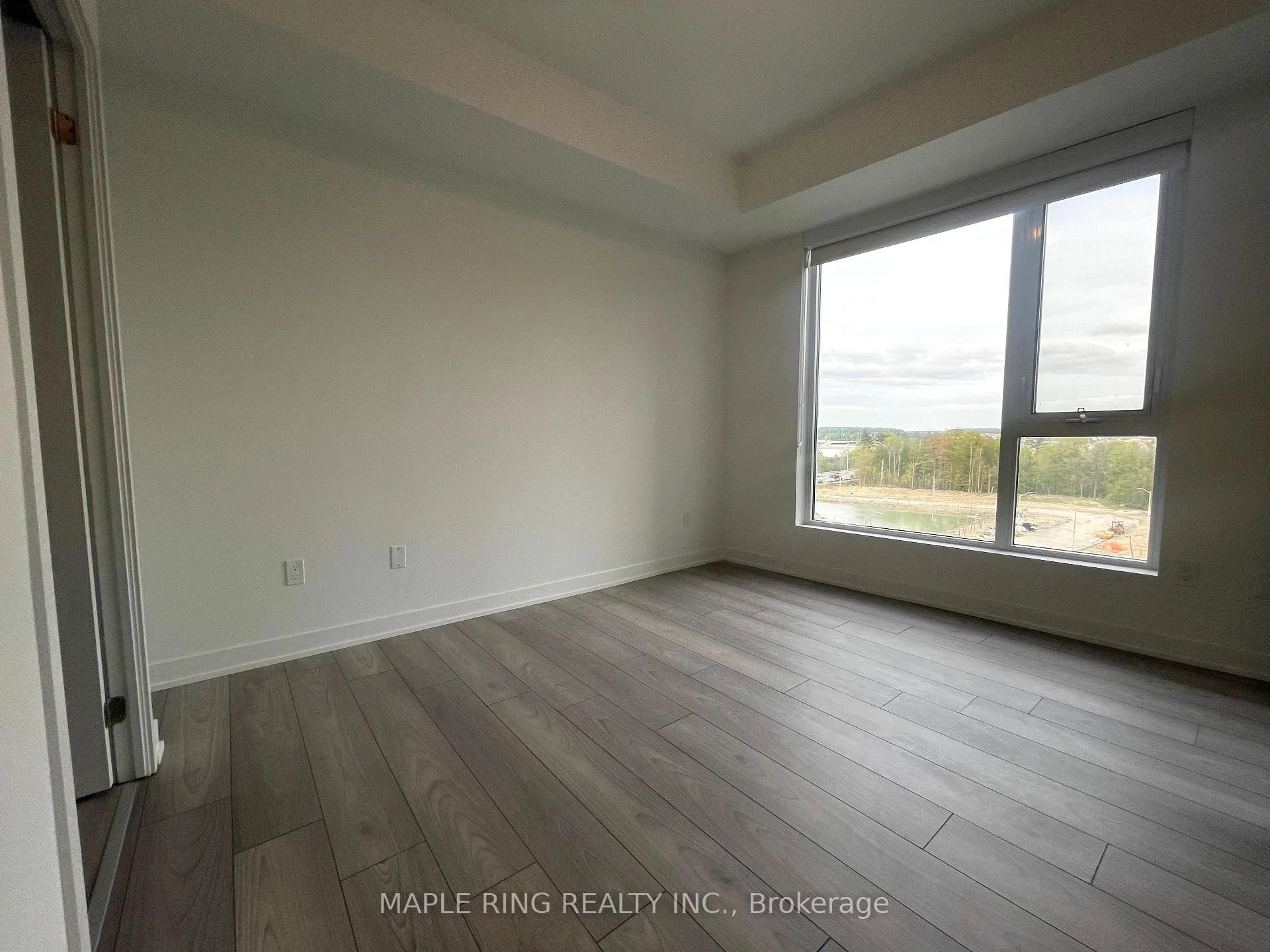 Photo 4 of Unit 624, 498 Caldari Road, Vaughan, Concord — HOMEH