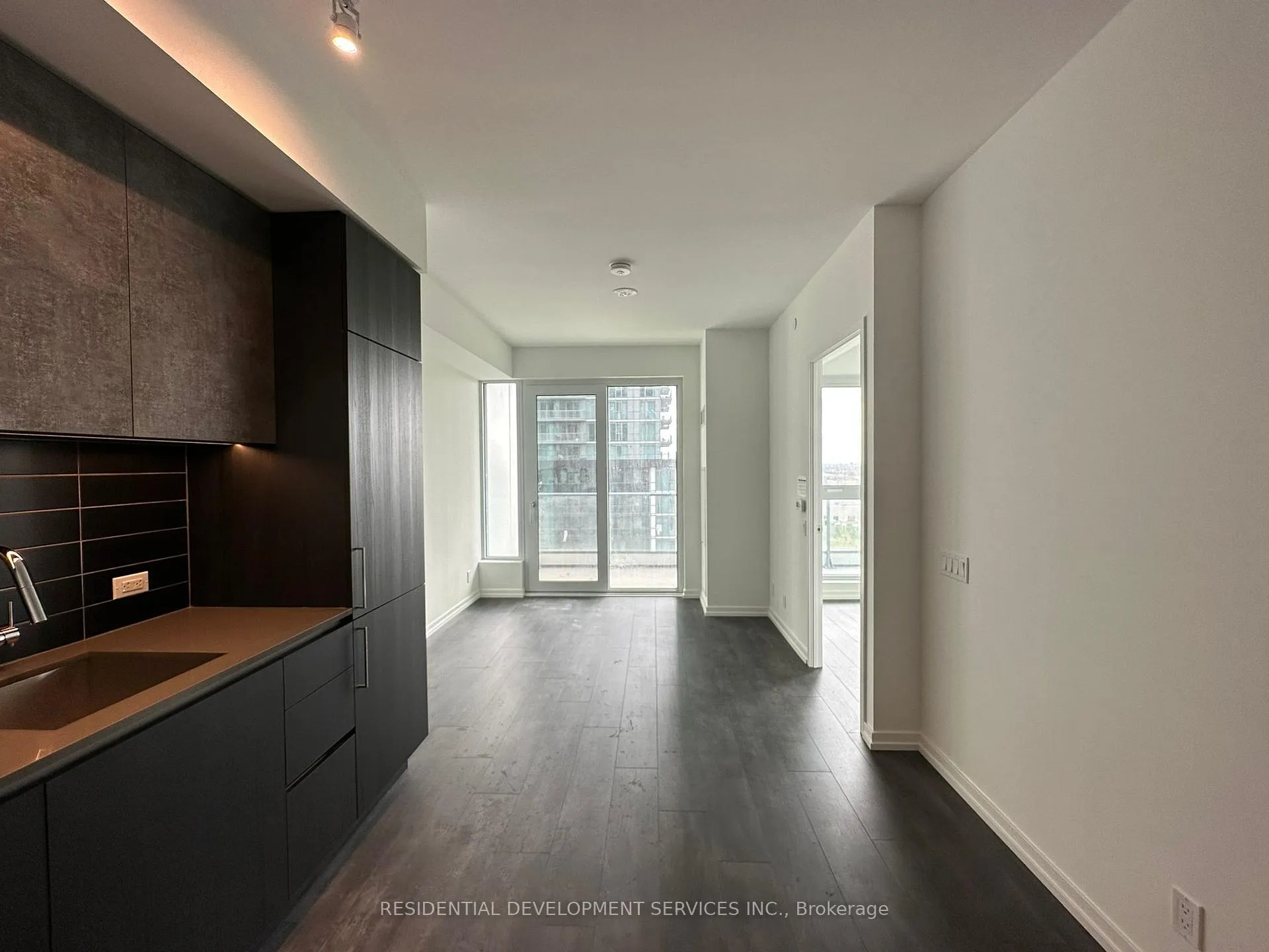 Photo 4 of Unit 911, 7890 Jane Street, Vaughan, Vaughan Corporate Centre — HOMEH