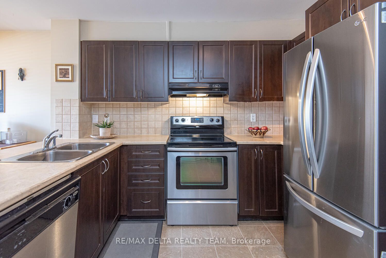 Photo 5 of Unit 125, 80 Crosby Pt, Ottawa, Avalon East — HOMEH