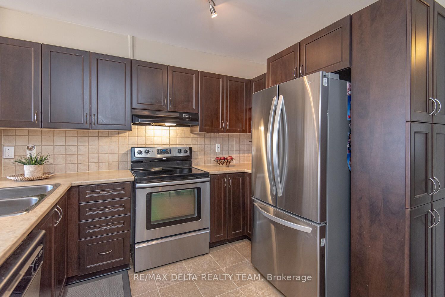 Photo 8 of Unit 125, 80 Crosby Pt, Ottawa, Avalon East — HOMEH
