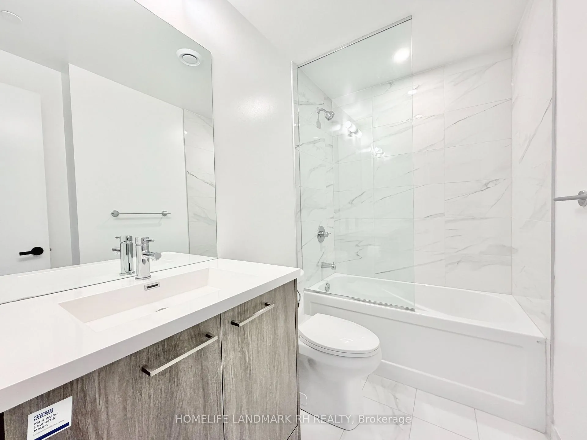 Photo 7 of Unit 915, 28 Interchange Way, Vaughan, Vaughan Corporate Centre — HOMEH