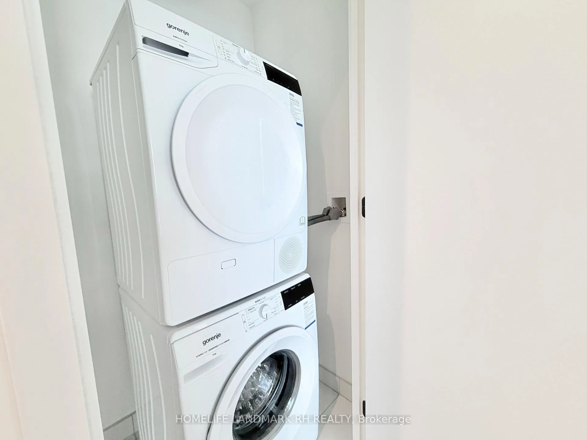 Photo 9 of Unit 915, 28 Interchange Way, Vaughan, Vaughan Corporate Centre — HOMEH