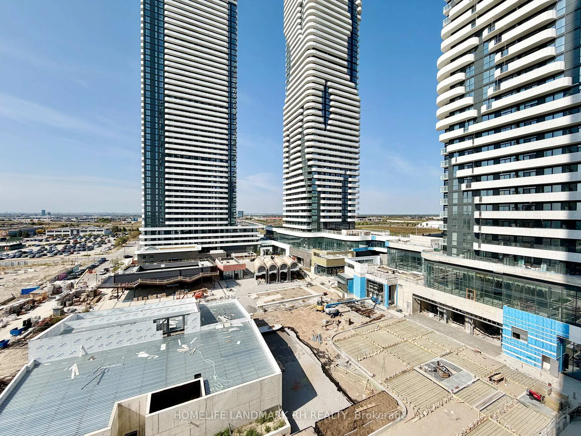 Photo 12 of Unit 915, 28 Interchange Way, Vaughan, Vaughan Corporate Centre — HOMEH