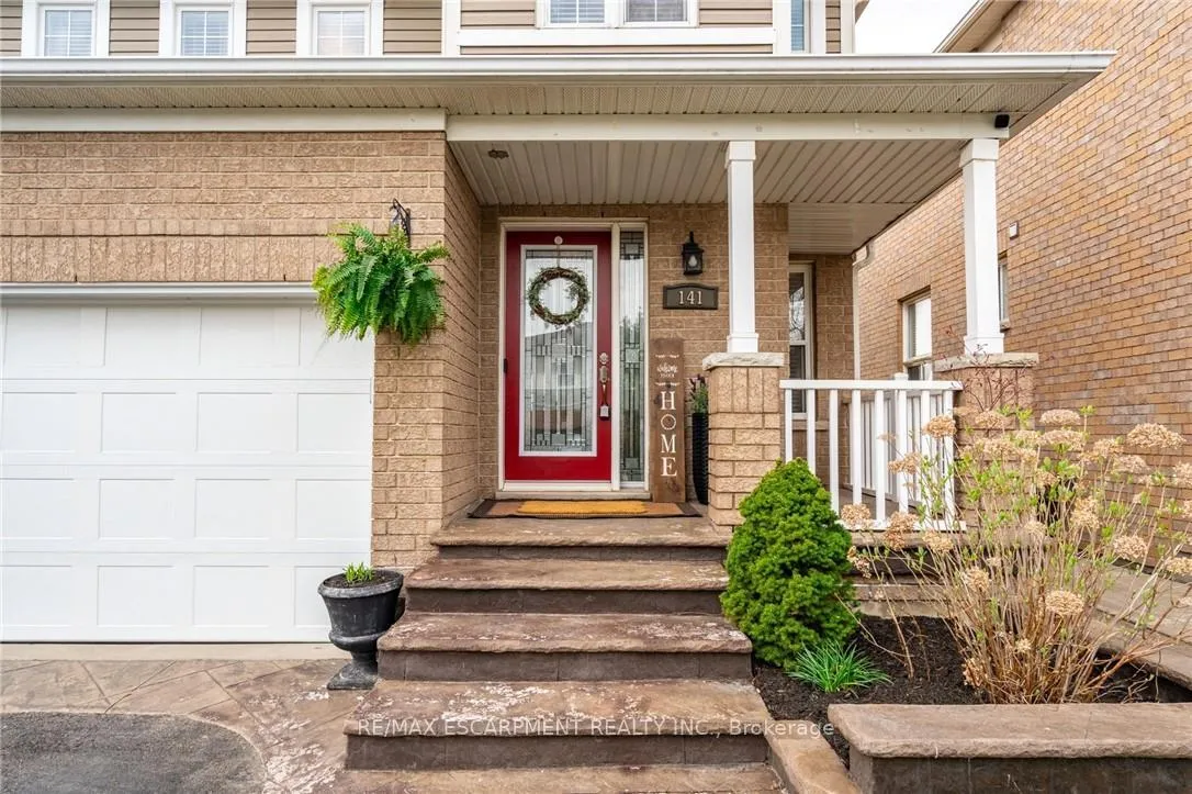 Photo 3 of 141 Voyager Pass, Hamilton, Binbrook — HOMEH