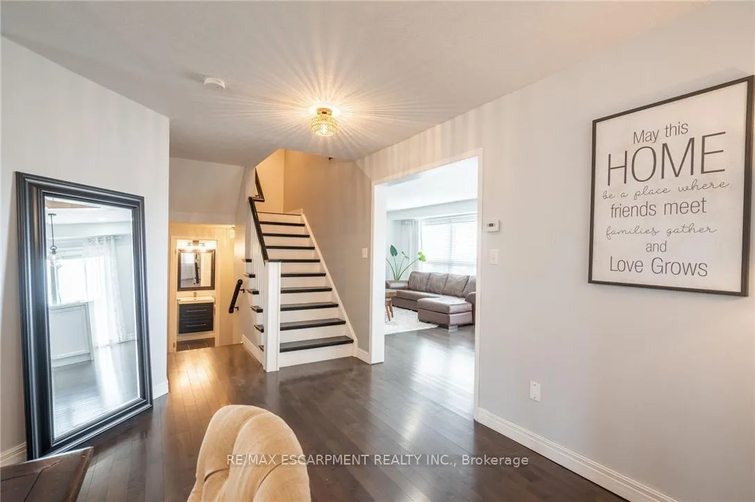 Photo 9 of 141 Voyager Pass, Hamilton, Binbrook — HOMEH