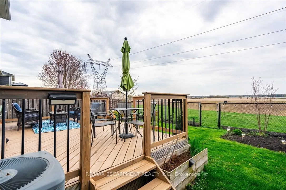Photo 33 of 141 Voyager Pass, Hamilton, Binbrook — HOMEH