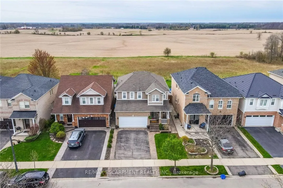 Photo 42 of 141 Voyager Pass, Hamilton, Binbrook — HOMEH