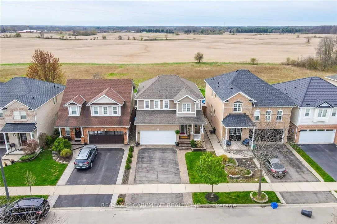 Photo 45 of 141 Voyager Pass, Hamilton, Binbrook — HOMEH