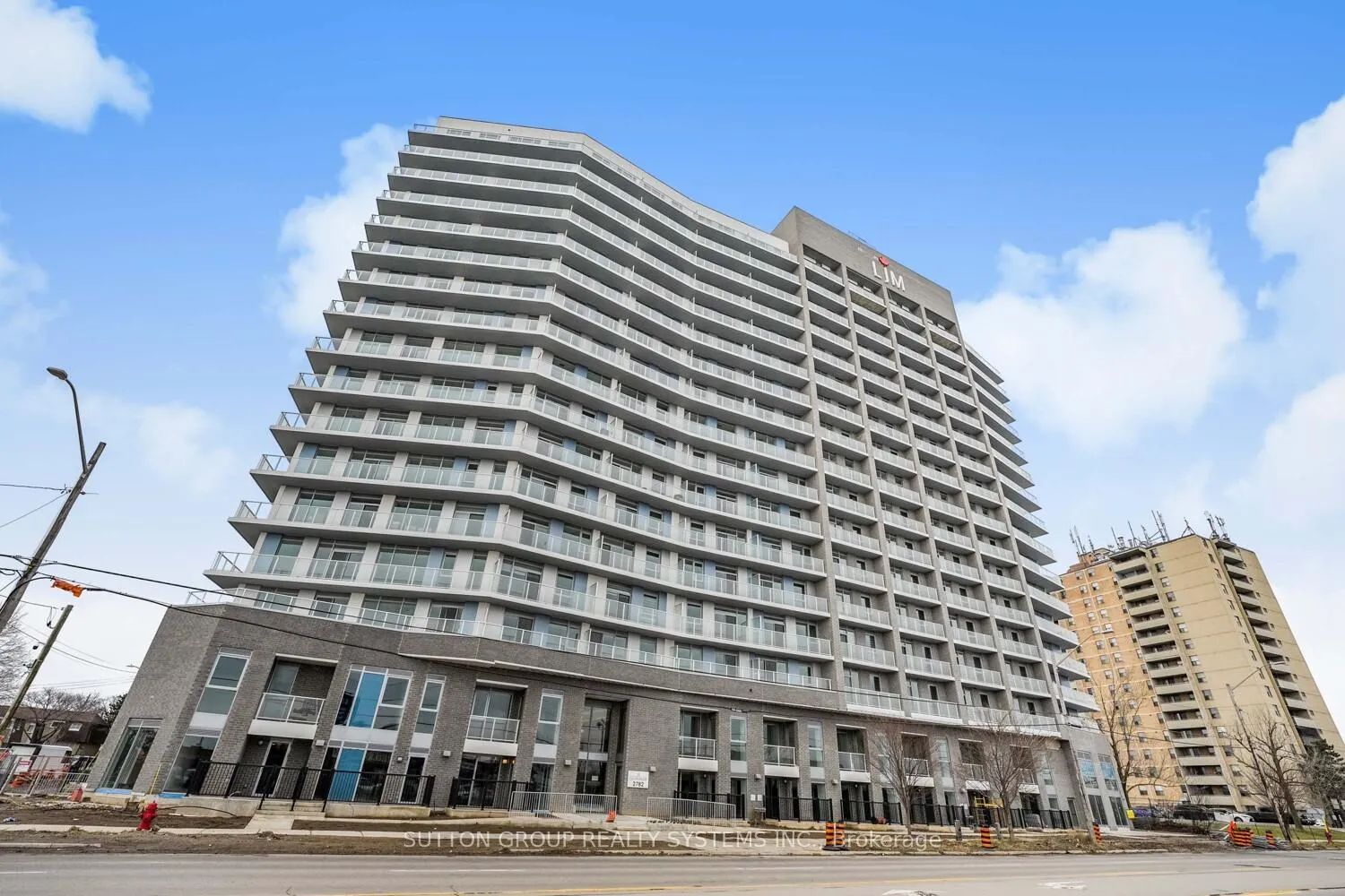 Front of Unit 916, 2782 Barton Street E