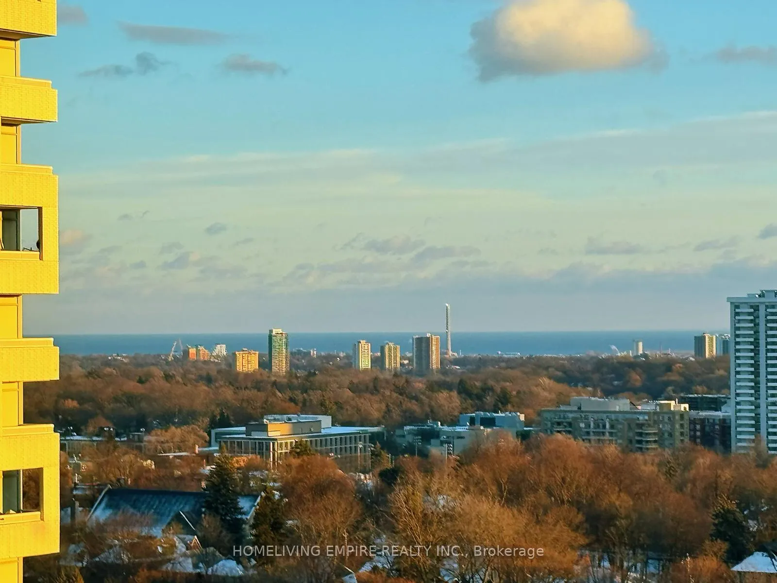 Photo 2 of Unit 2013, 50 Dunfield Avenue, Toronto, Mount Pleasant West — HOMEH