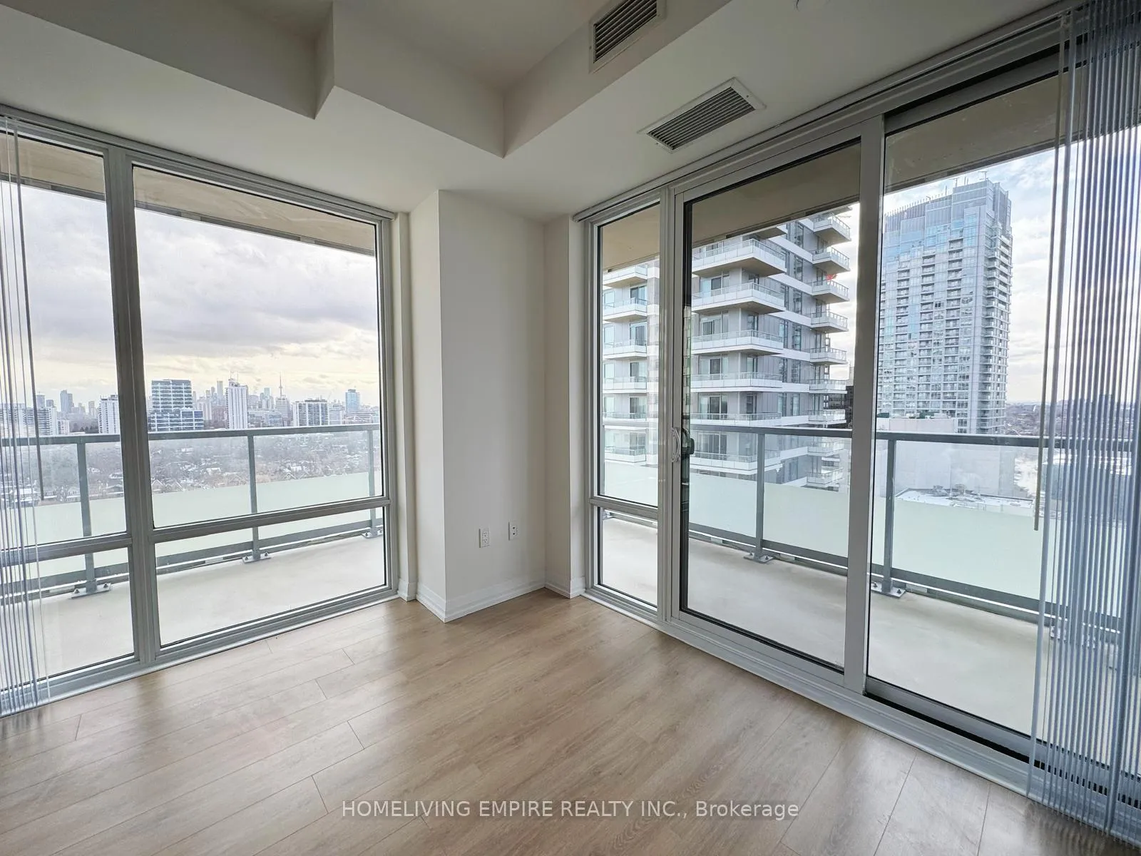 Photo 7 of Unit 2013, 50 Dunfield Avenue, Toronto, Mount Pleasant West — HOMEH