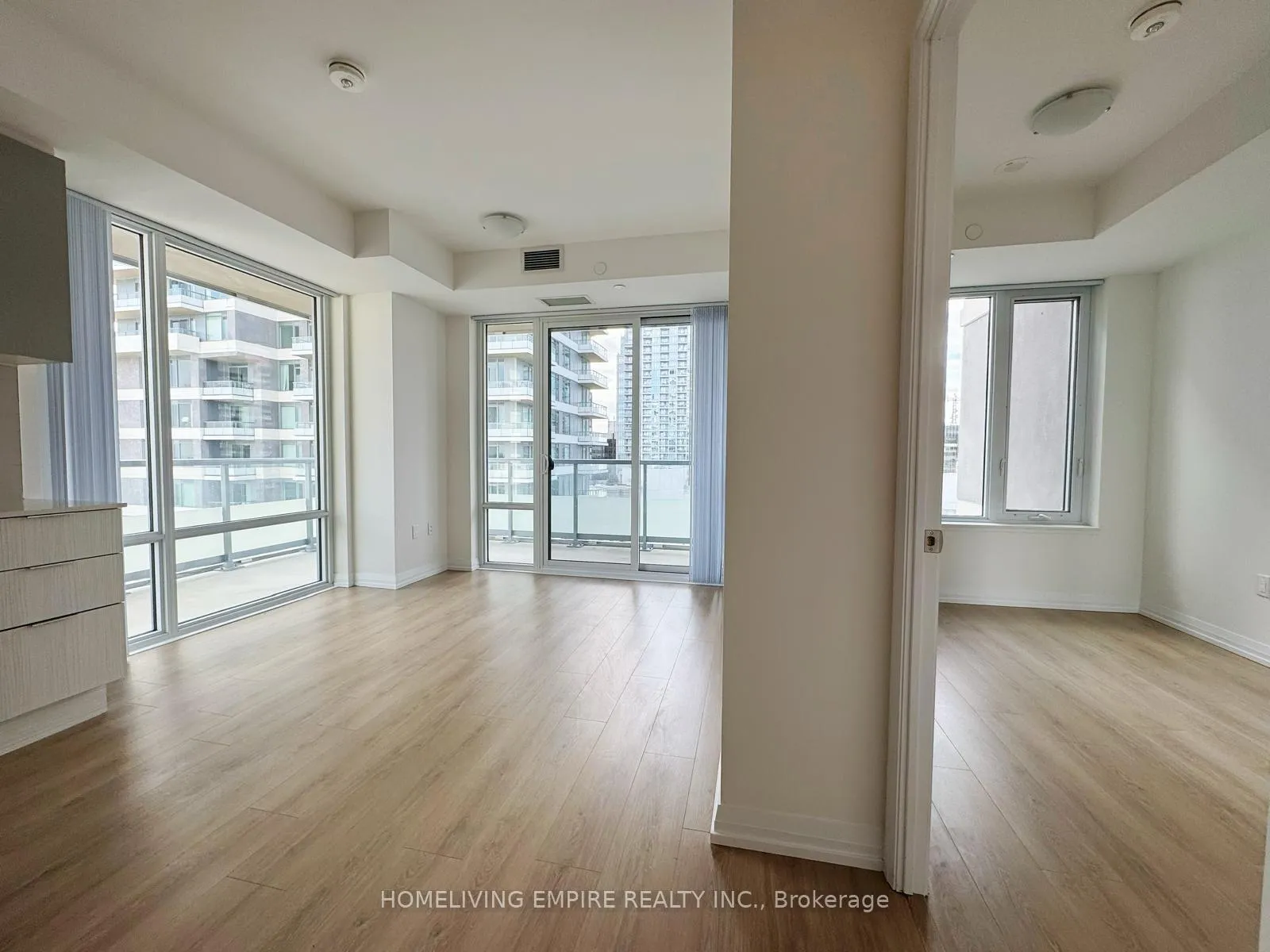 Photo 8 of Unit 2013, 50 Dunfield Avenue, Toronto, Mount Pleasant West — HOMEH