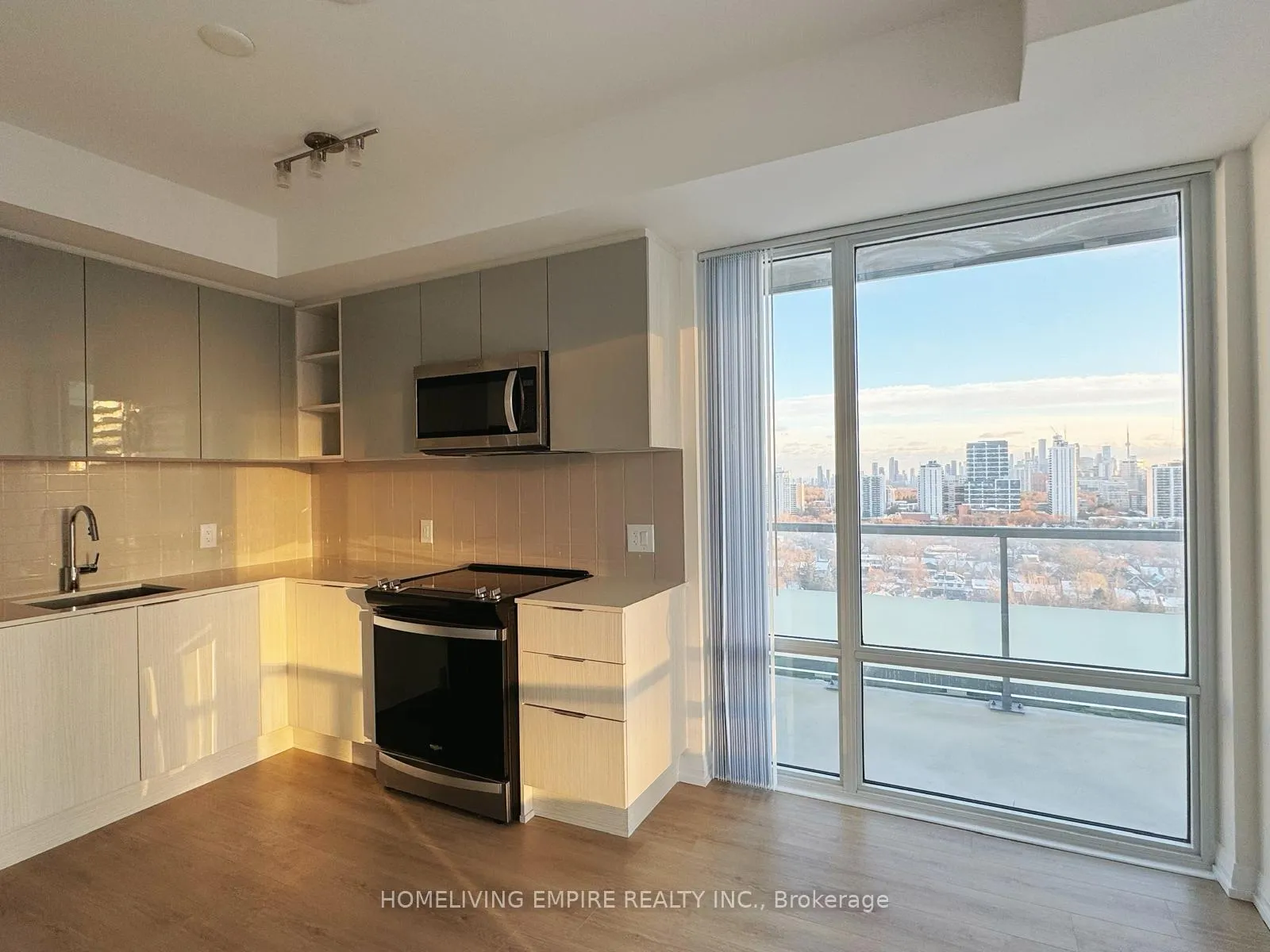 Photo 10 of Unit 2013, 50 Dunfield Avenue, Toronto, Mount Pleasant West — HOMEH