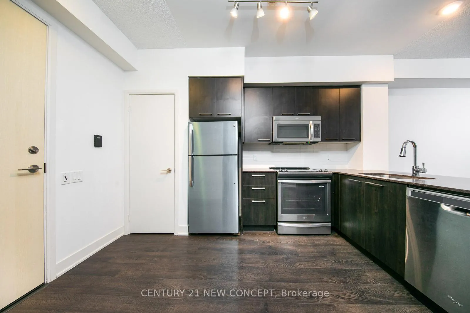 Front of Unit 509, 30 Roehampton Avenue