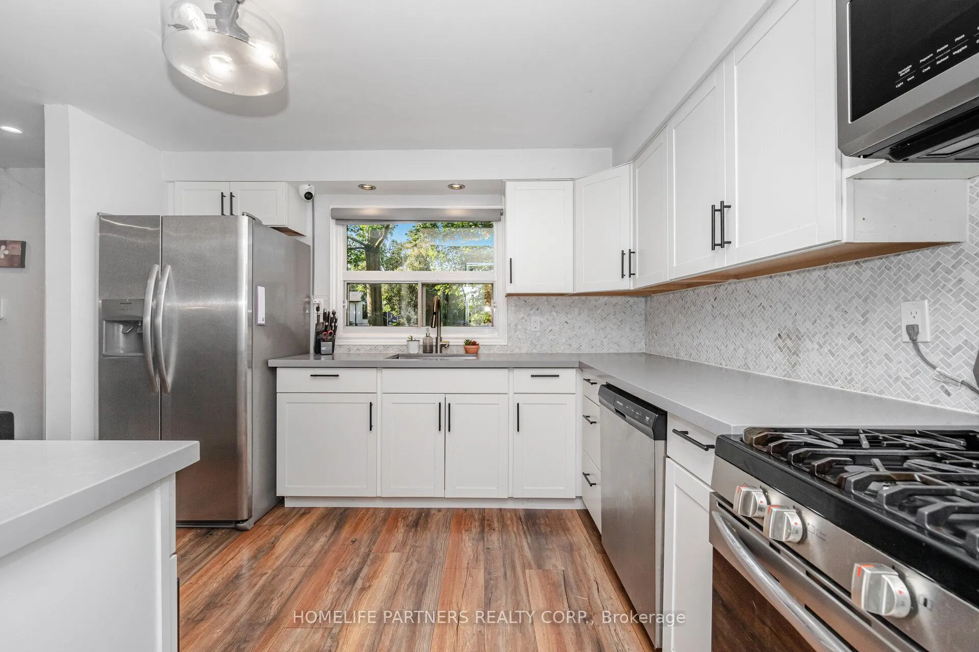 Photo 13 of 749 Happyvale Drive, Innisfil, Alcona — HOMEH