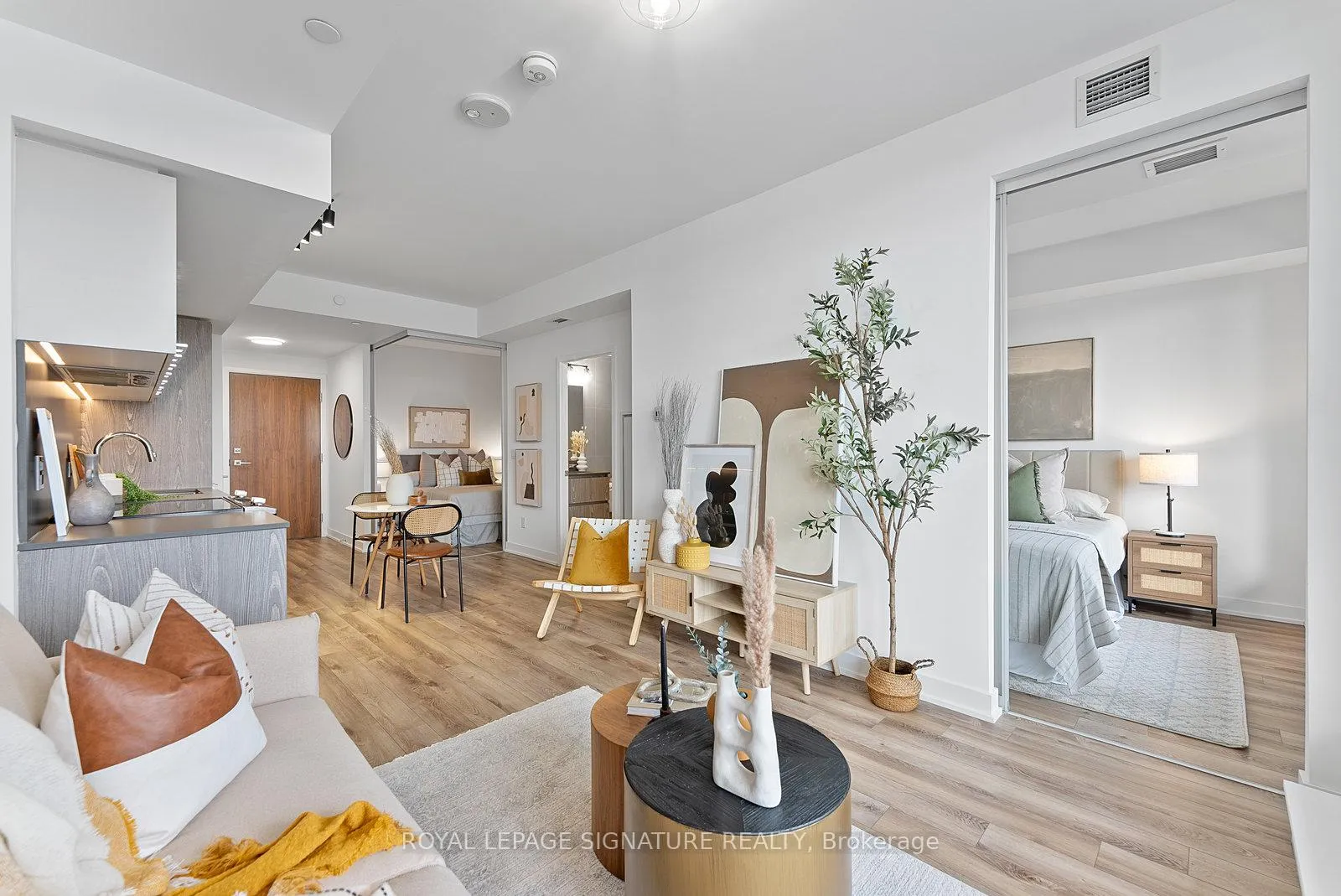 Photo 4 of Unit 821, 30 Baseball Place, Toronto, South Riverdale — HOMEH
