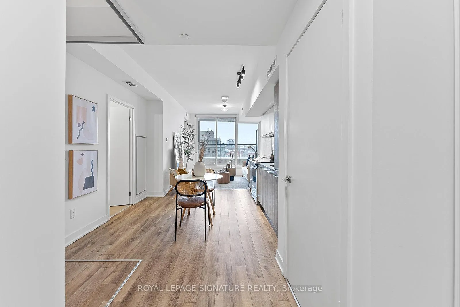 Photo 6 of Unit 821, 30 Baseball Place, Toronto, South Riverdale — HOMEH