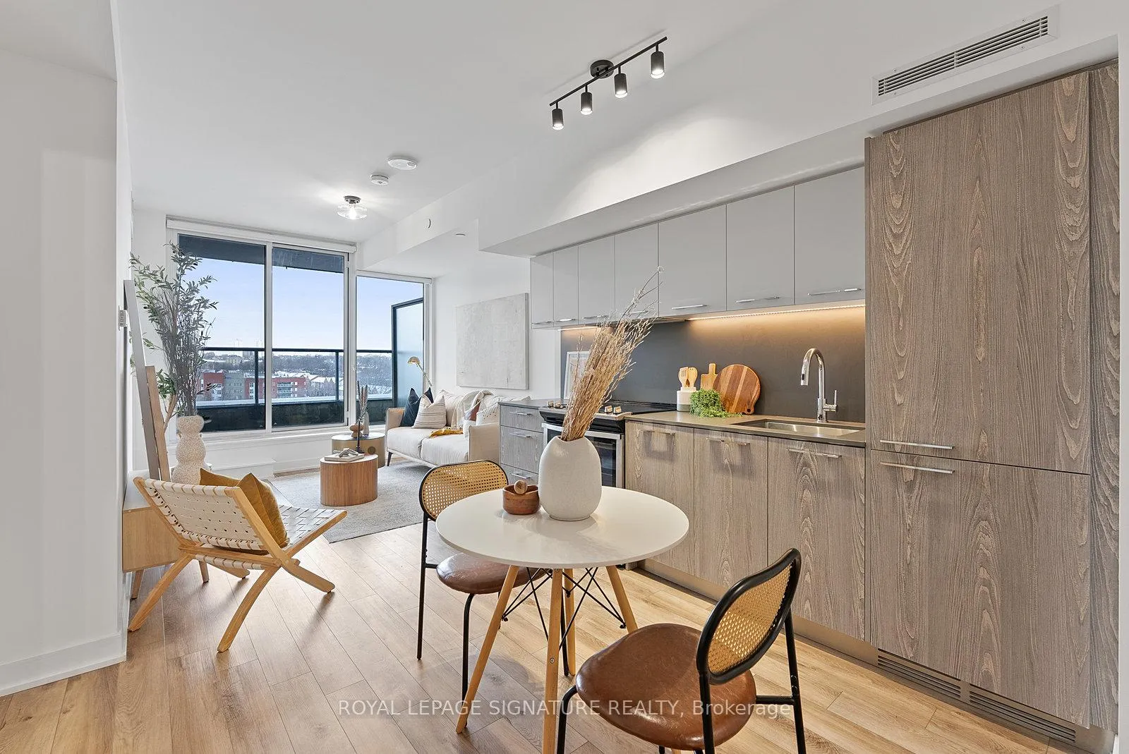 Photo 8 of Unit 821, 30 Baseball Place, Toronto, South Riverdale — HOMEH