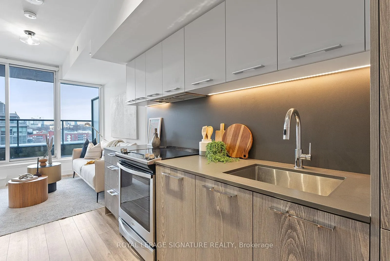Photo 9 of Unit 821, 30 Baseball Place, Toronto, South Riverdale — HOMEH