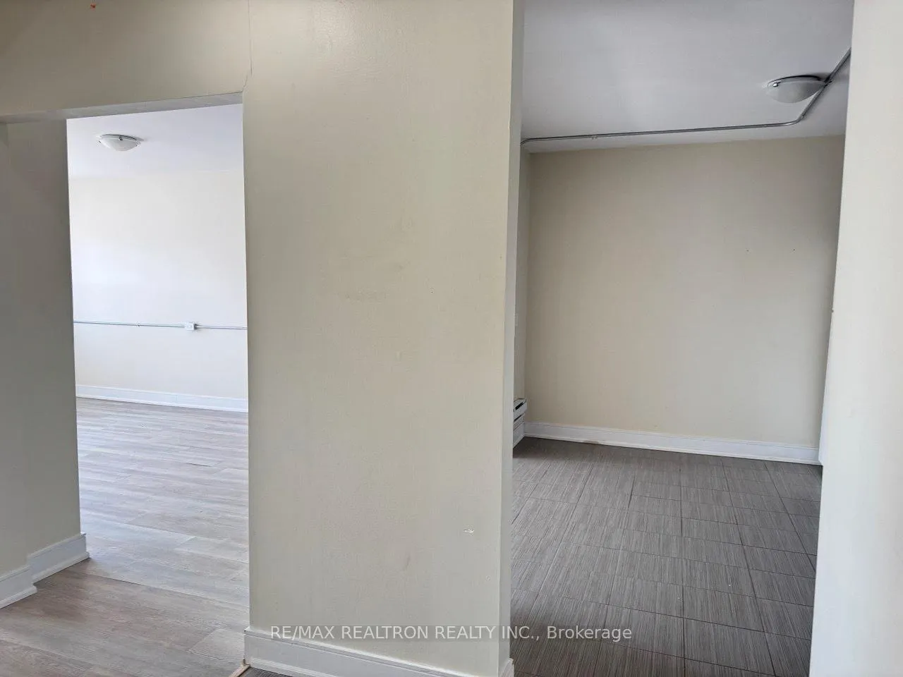 Photo 2 of Unit 205, 14810 Yonge Street, Aurora, Aurora Highlands — HOMEH