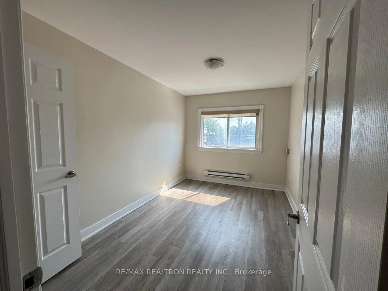 Photo 7 of Unit 205, 14810 Yonge Street, Aurora, Aurora Highlands — HOMEH