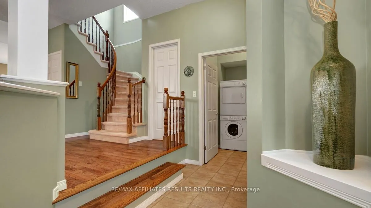 Photo 3 of 41 Fairlop Way, Ottawa, Barrhaven - Longfields — HOMEH
