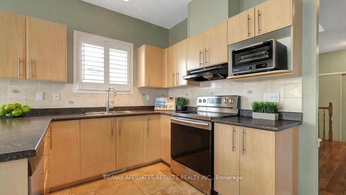 Photo 15 of 41 Fairlop Way, Ottawa, Barrhaven - Longfields — HOMEH