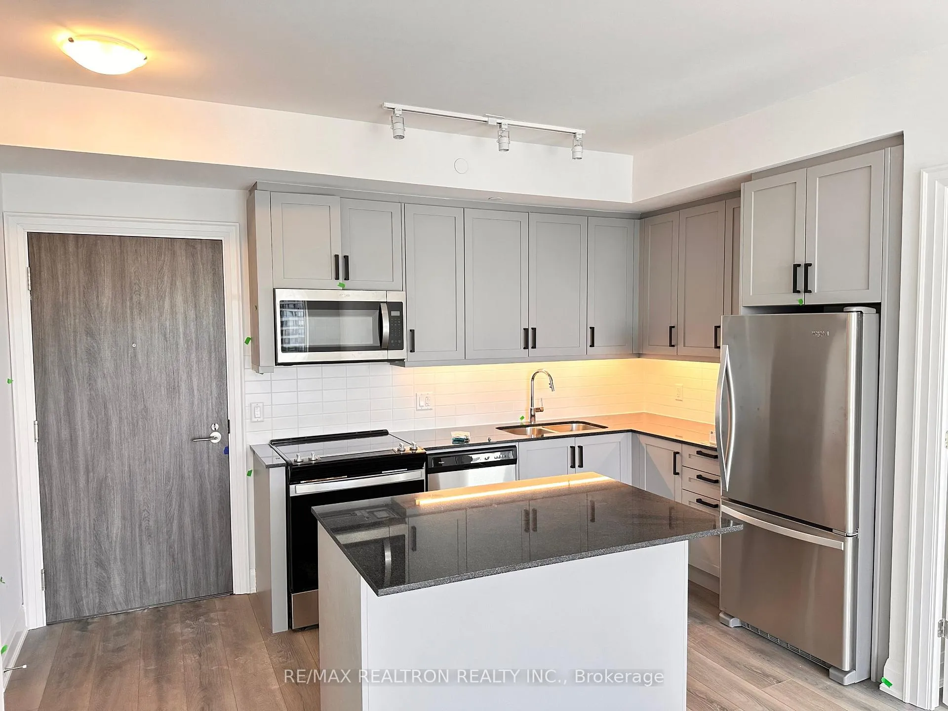 Photo 2 of Unit 906E, 20 Gatineau Drive, Vaughan, Beverley Glen — HOMEH