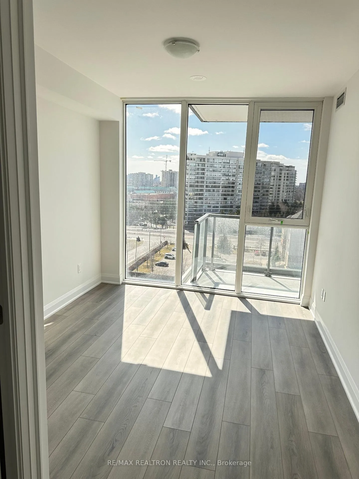 Photo 7 of Unit 906E, 20 Gatineau Drive, Vaughan, Beverley Glen — HOMEH
