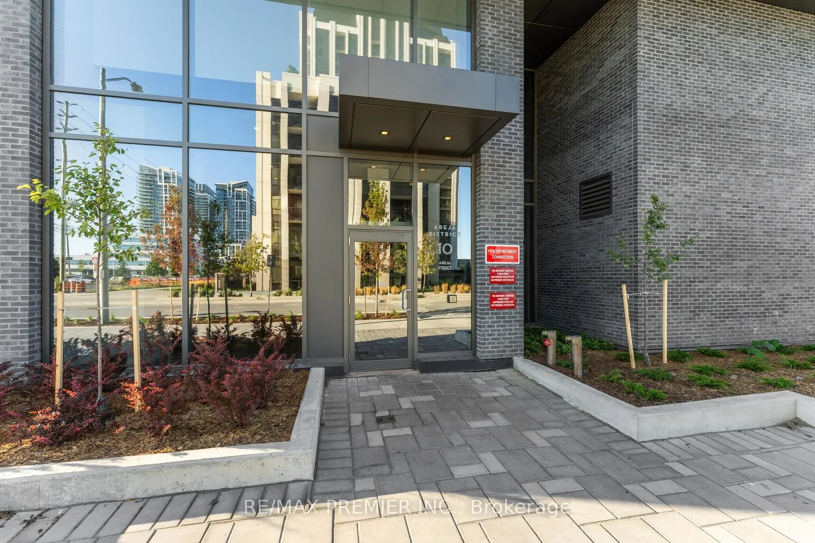 Photo 3 of Unit 1412, 10 Abeja Street, Vaughan, Concord — HOMEH