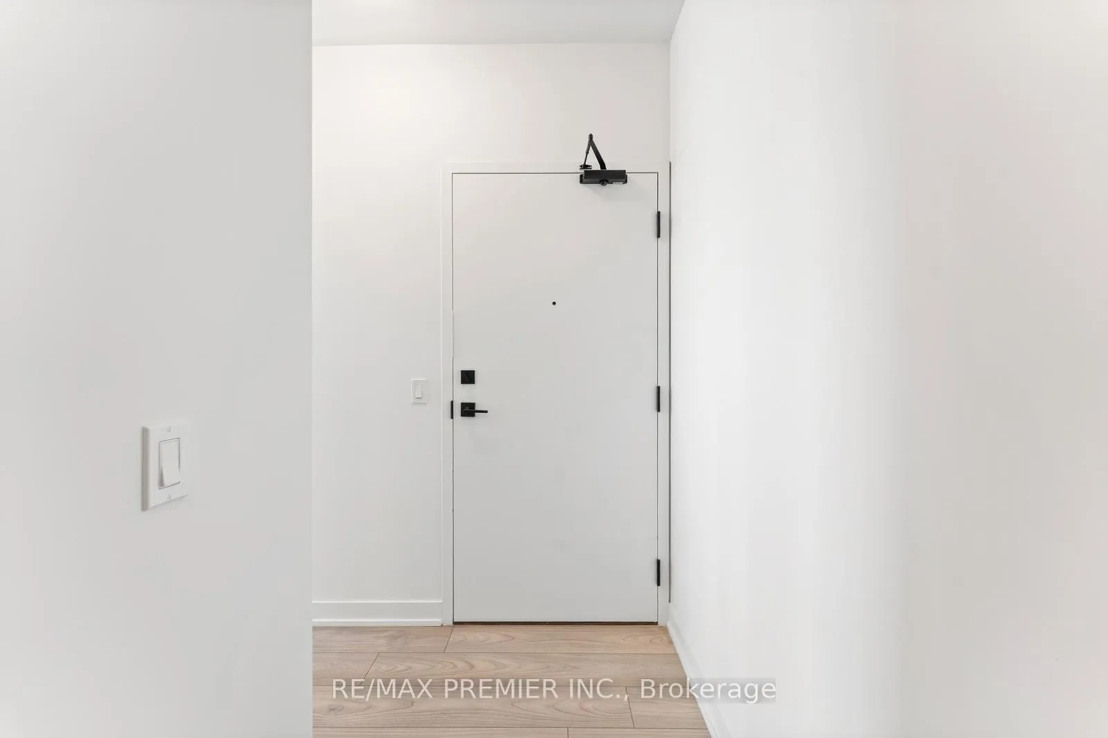 Photo 8 of Unit 1412, 10 Abeja Street, Vaughan, Concord — HOMEH