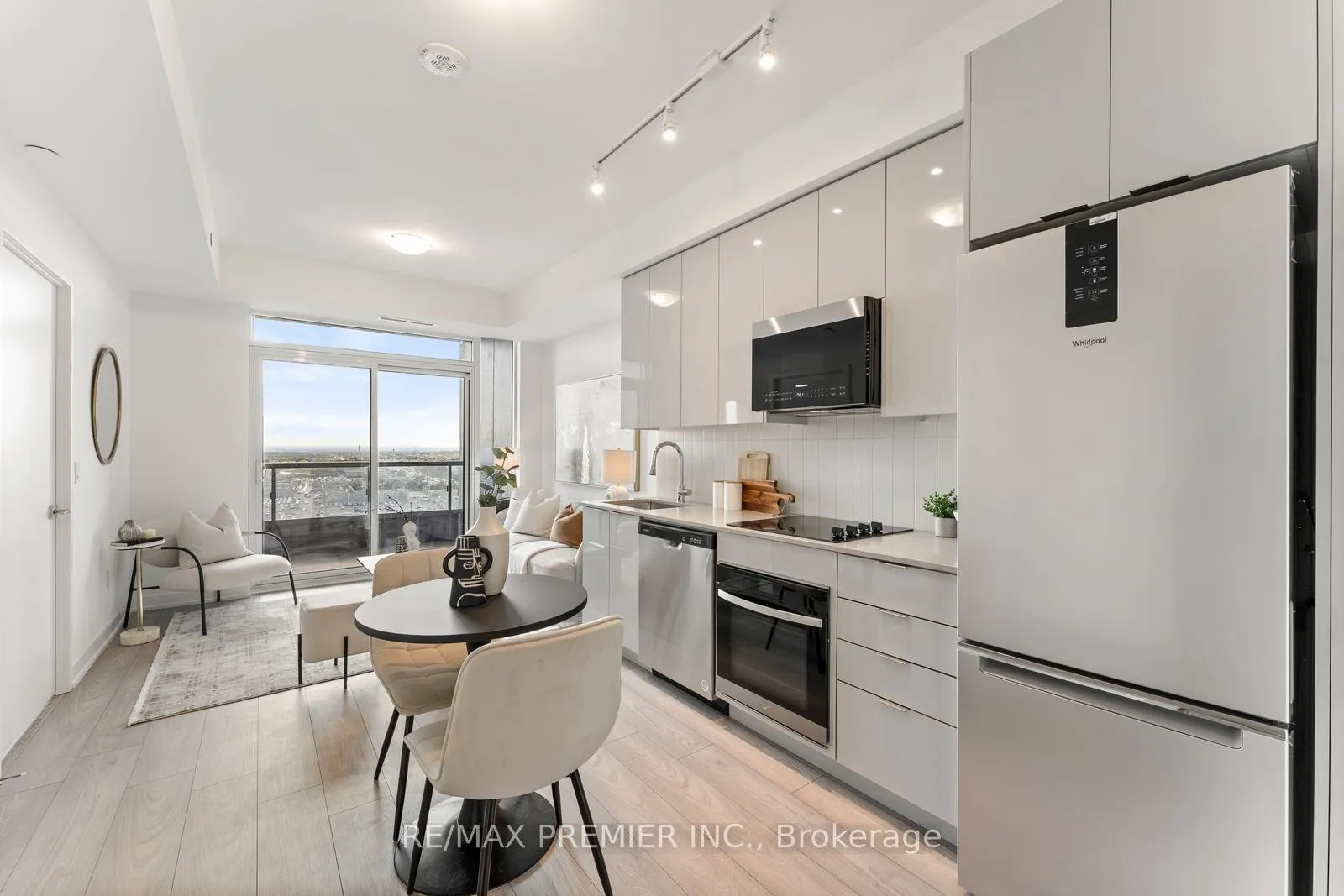 Photo 11 of Unit 1412, 10 Abeja Street, Vaughan, Concord — HOMEH