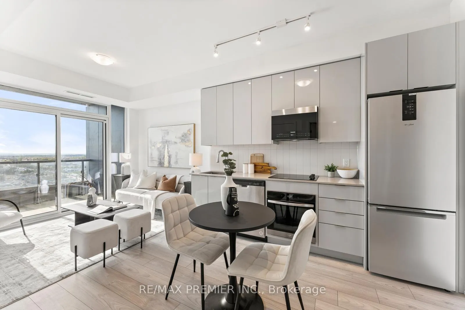 Photo 13 of Unit 1412, 10 Abeja Street, Vaughan, Concord — HOMEH