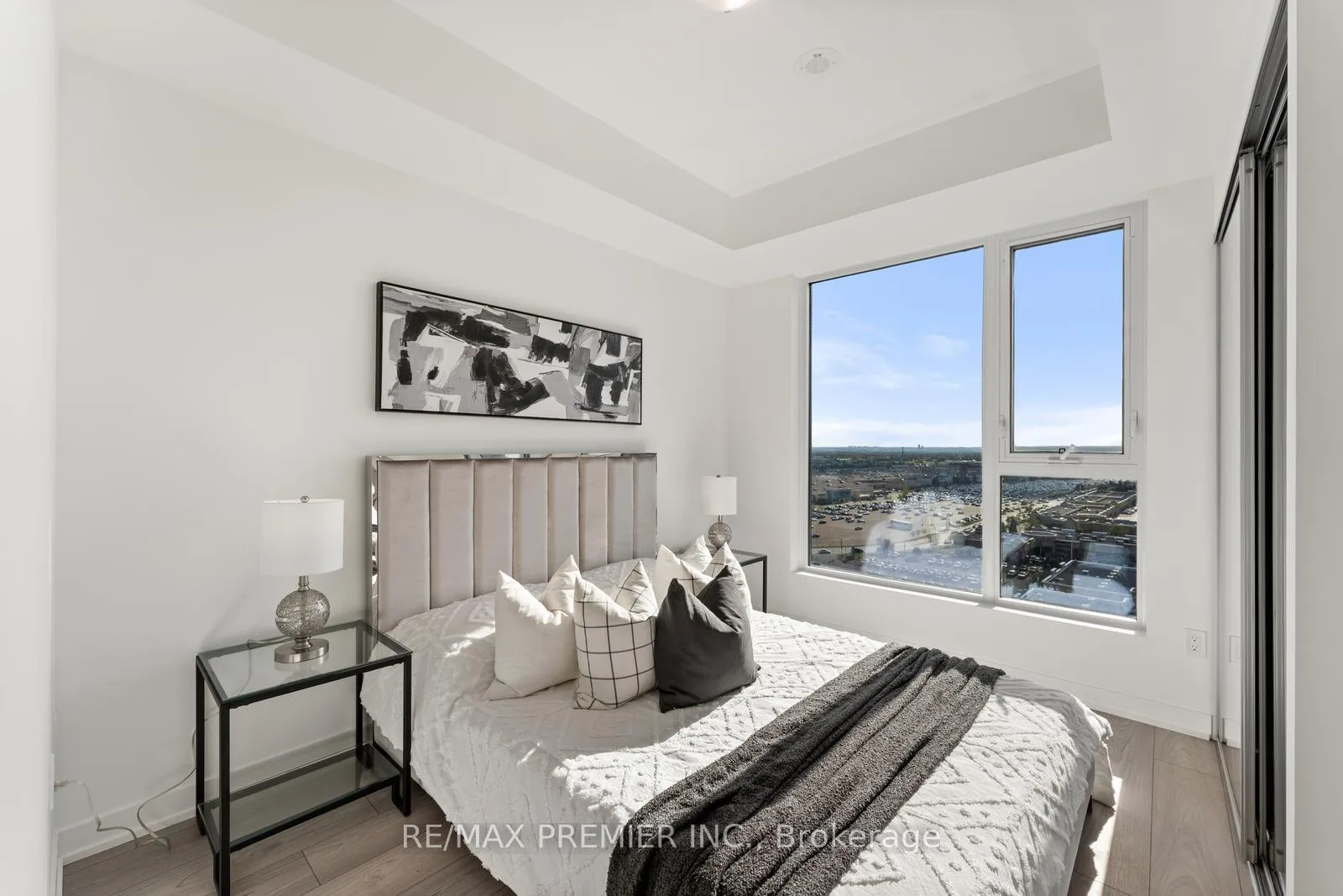 Photo 21 of Unit 1412, 10 Abeja Street, Vaughan, Concord — HOMEH