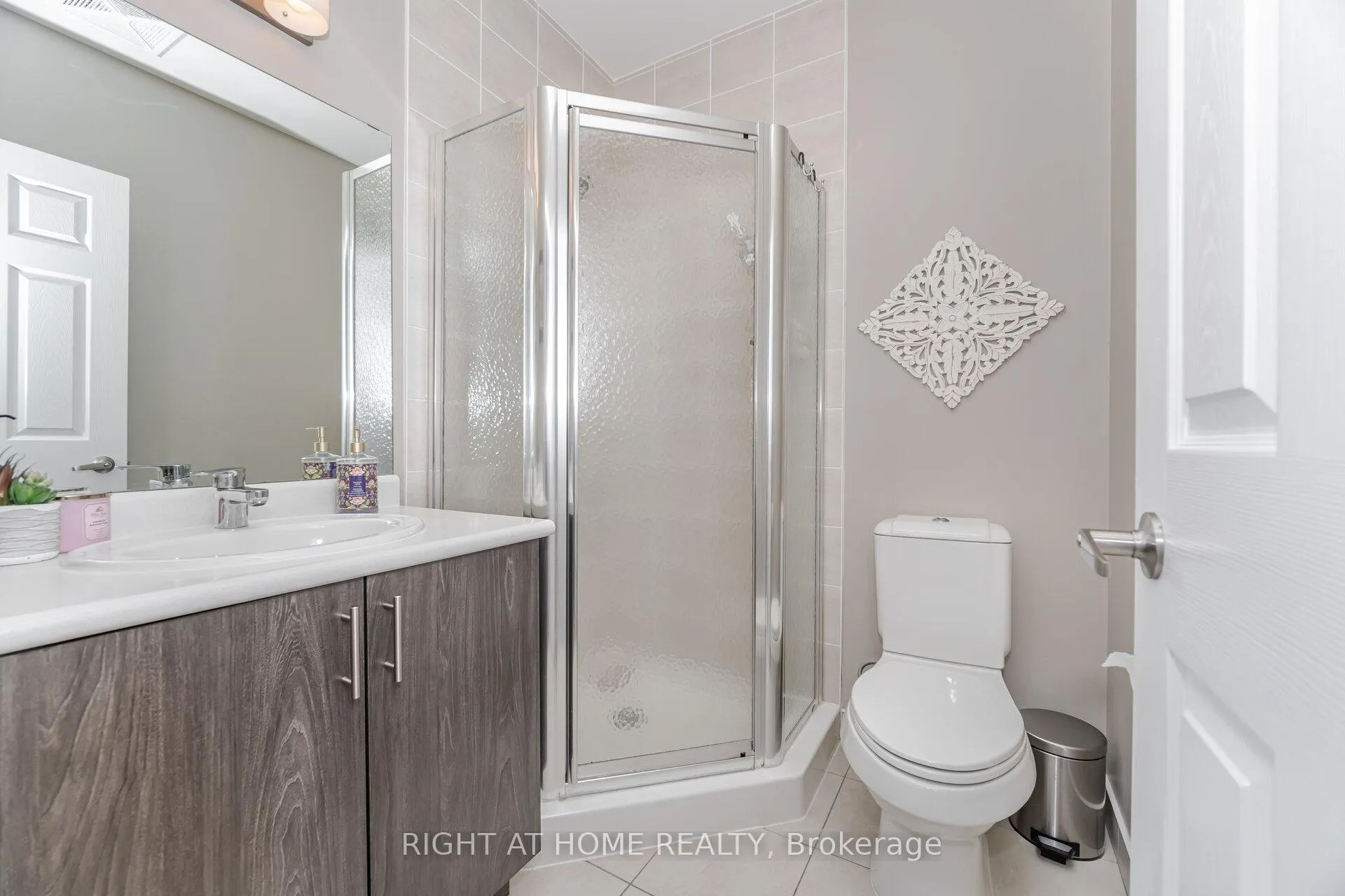 Photo 8 of Unit 101, 716 Main St E, Milton, Timberlea — HOMEH