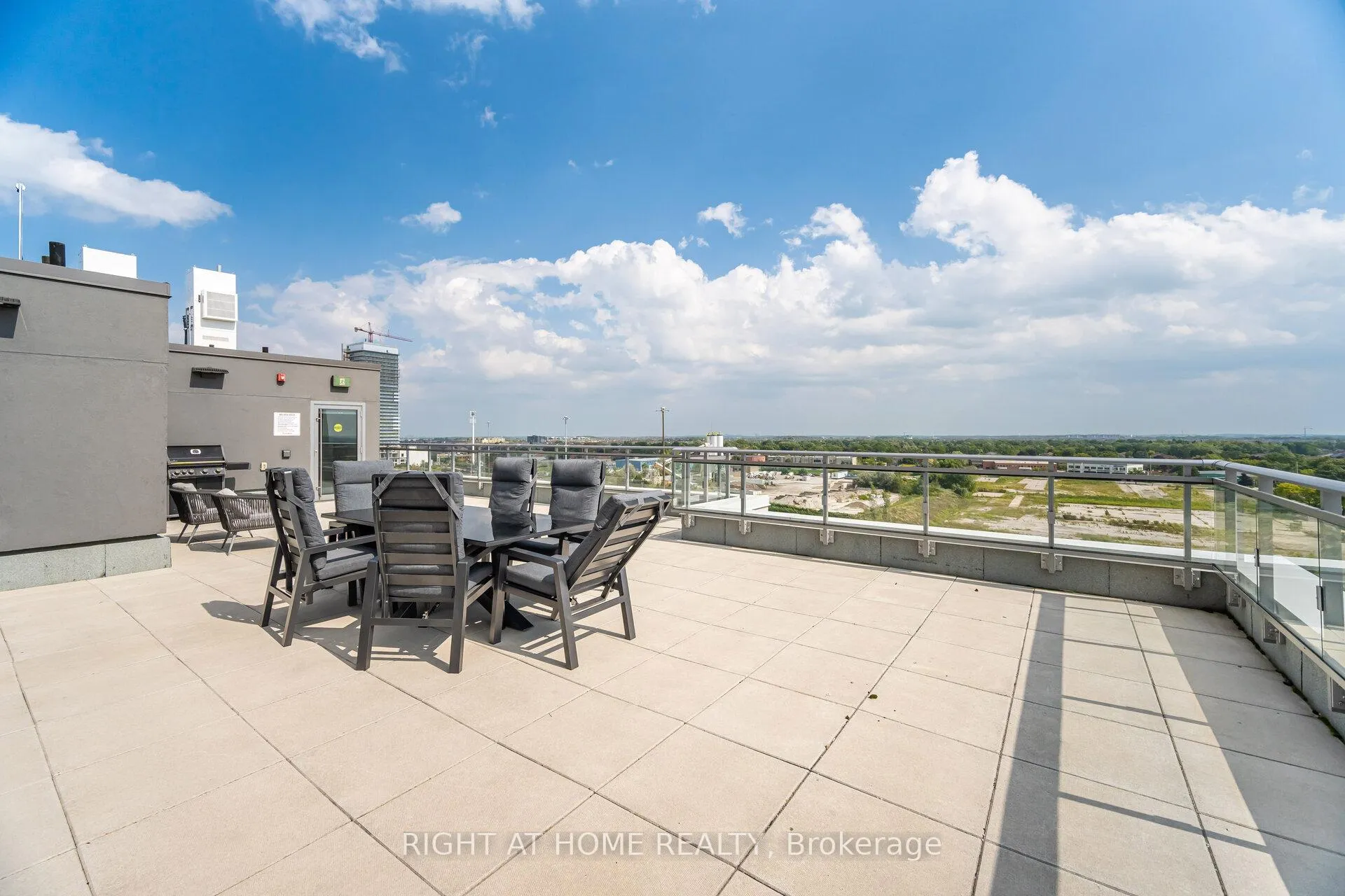 Photo 12 of Unit 101, 716 Main St E, Milton, Timberlea — HOMEH