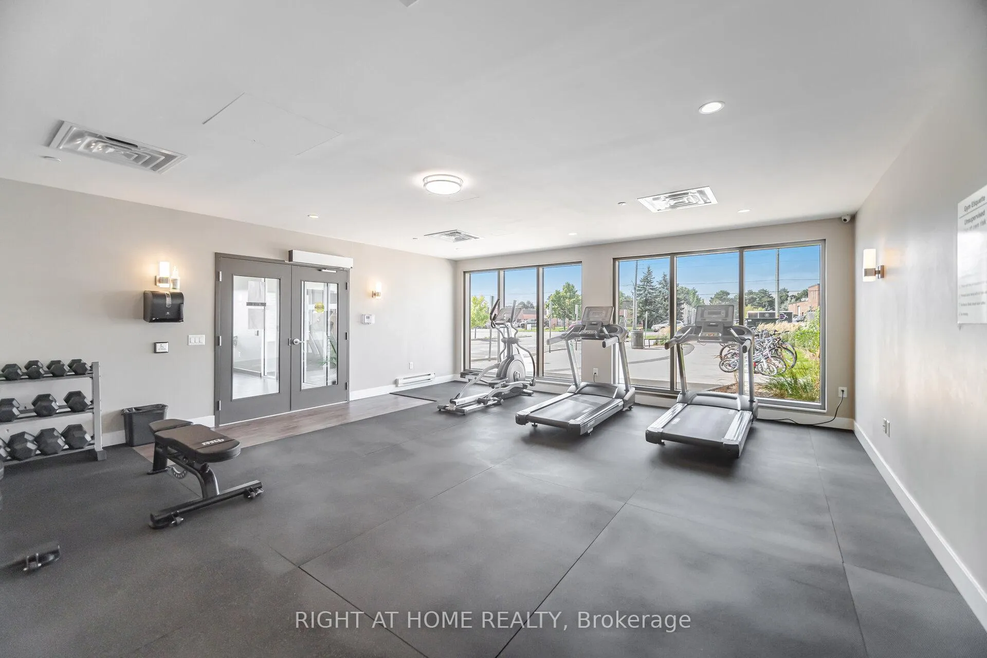 Photo 13 of Unit 101, 716 Main St E, Milton, Timberlea — HOMEH